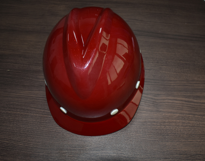 玻璃鋼安全帽廠家教你安全帽的合格標(biāo)準(zhǔn)。